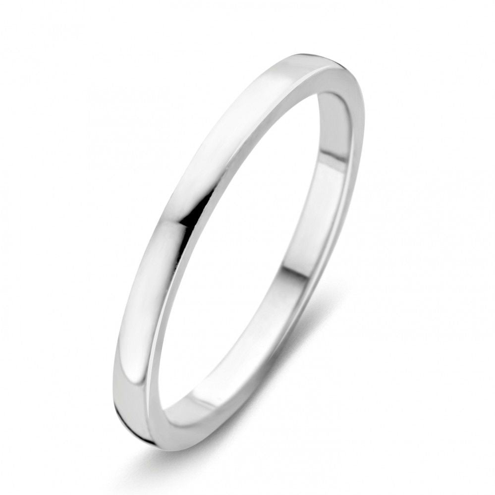 Anillo de oro blanco elegante para damas, de diseño minimalista y acabado pulido.
