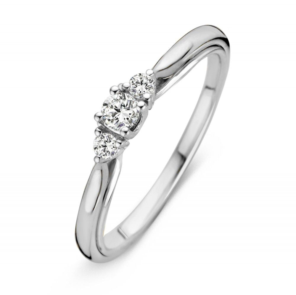 Anillo de trilogía en oro blanco de 14 quilates con 0,19 quilates de diamantes.