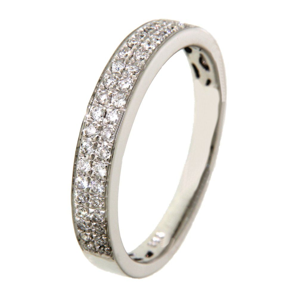 Anillo de oro blanco de 14 quilates con diamantes de 0,22 quilates en pavé.
