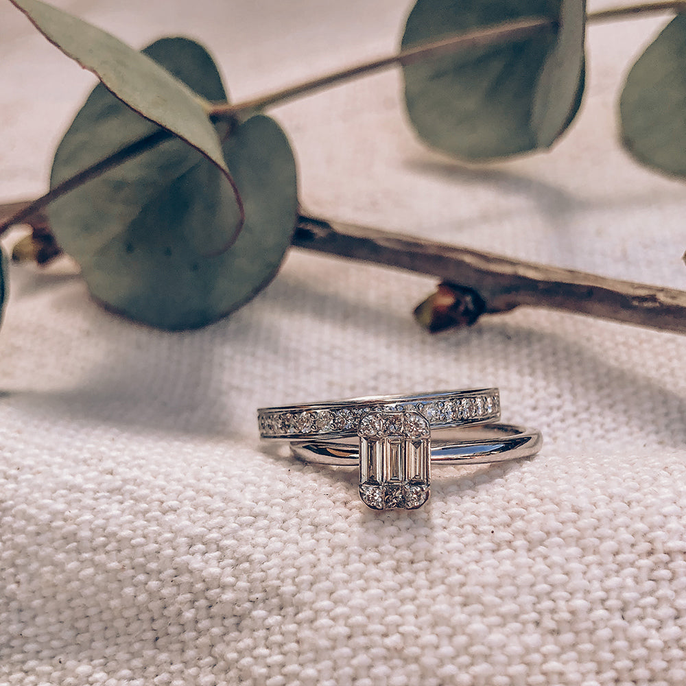 Anillo de oro blanco elegante con diamante brillante – 0.27 ct