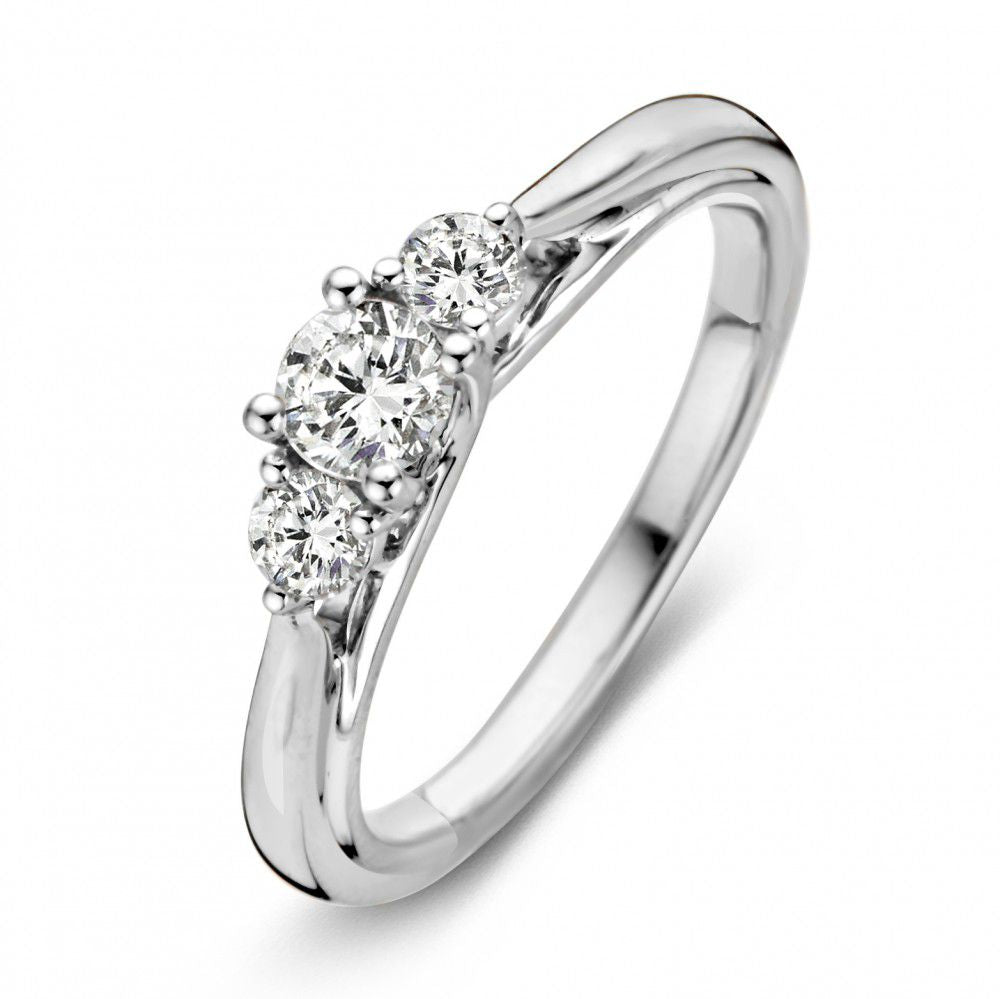 Anillo de oro blanco elegante con diamantes de corte brillante de 0,51 quilates.