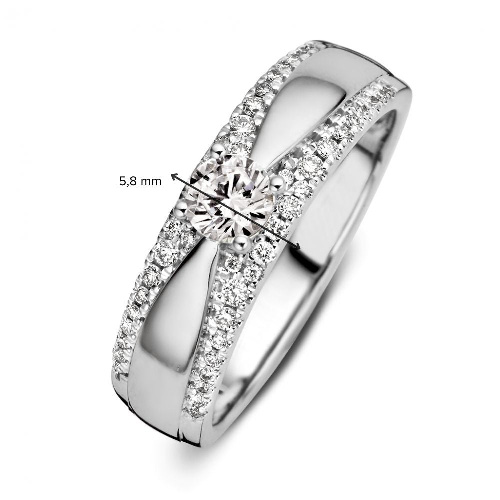Anillo de oro blanco elegante con diamante de corte brillante - 0.52 quilates