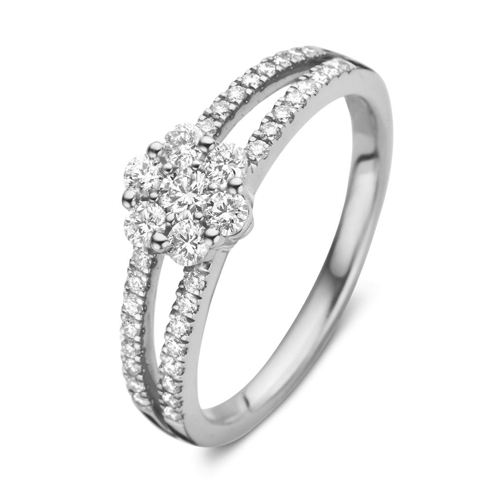 Anillo de oro blanco elegante con brillante en forma cuadrada y diamantes flotantes de 0.55 crt.