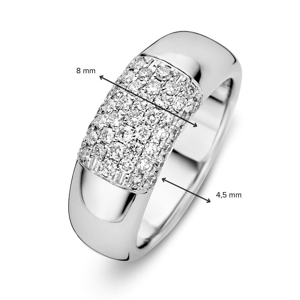 Anillo de oro blanco audaz con diamantes engastados en pavé (0.67 quilates en total)