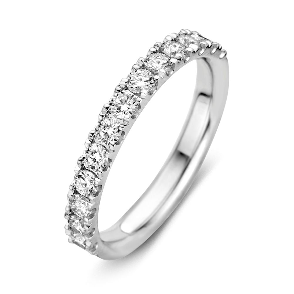 Anillo de oro blanco de 14 quilates con diamantes brillantes en el engaste.