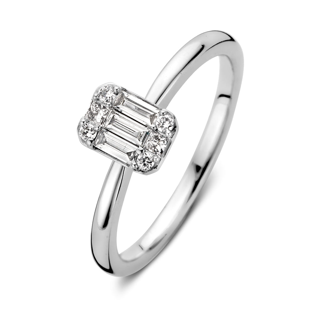 Anillo de oro blanco refinado con diamantes de corte brillante de 0.26 quilates.