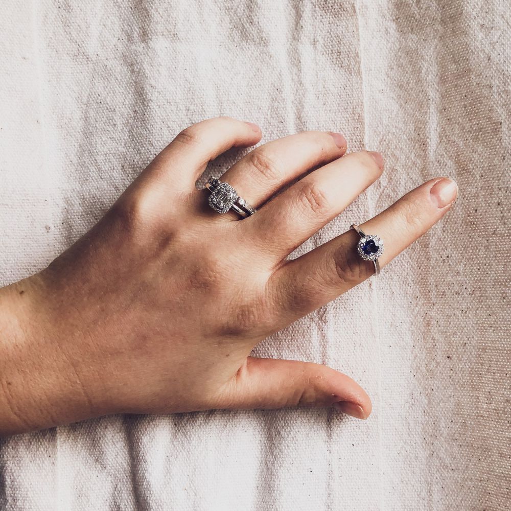 Anillo de oro blanco con diamantes baguette – 0.38 quilates