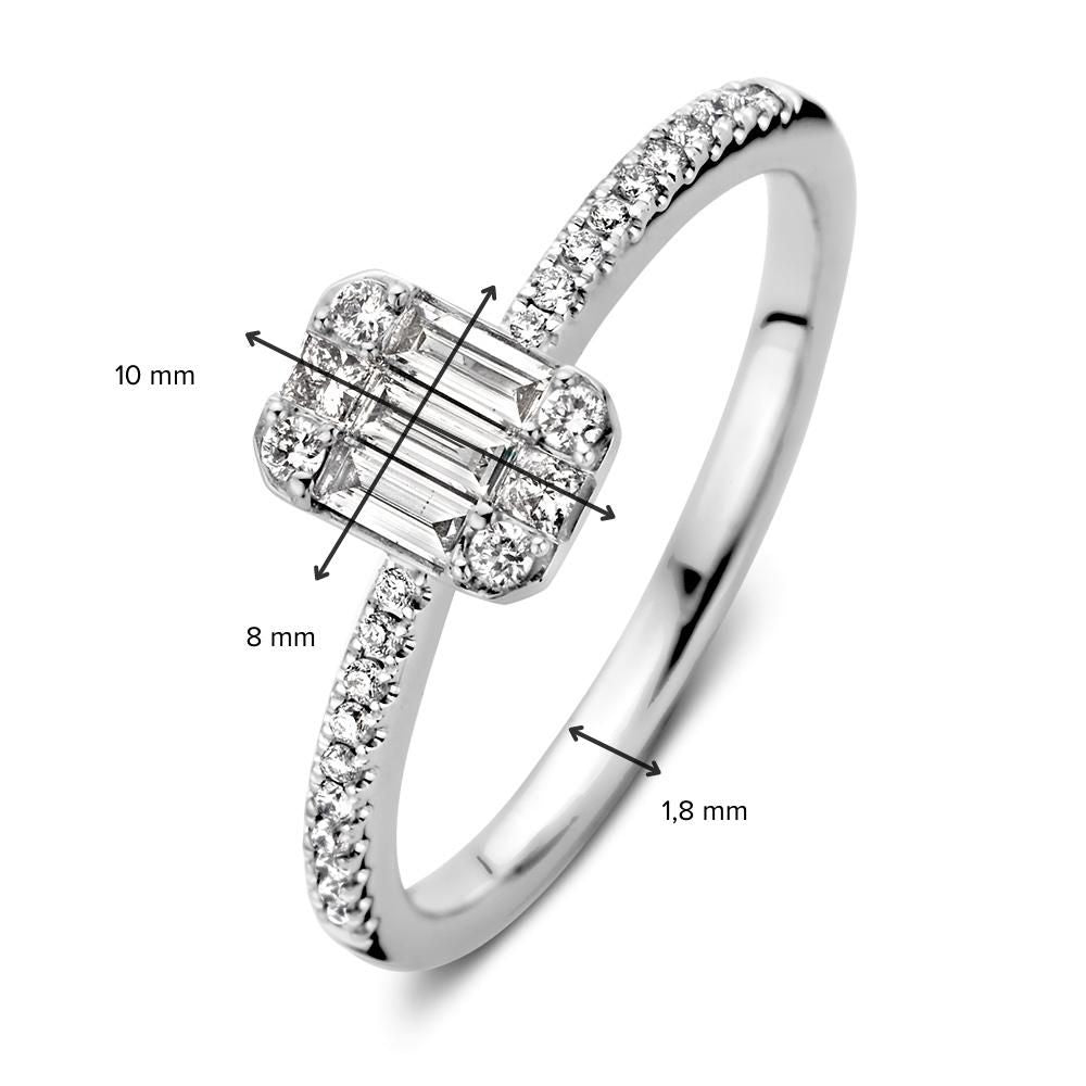 Anillo de oro blanco en forma de esmeralda con diamantes baguette – 0.38 quilates