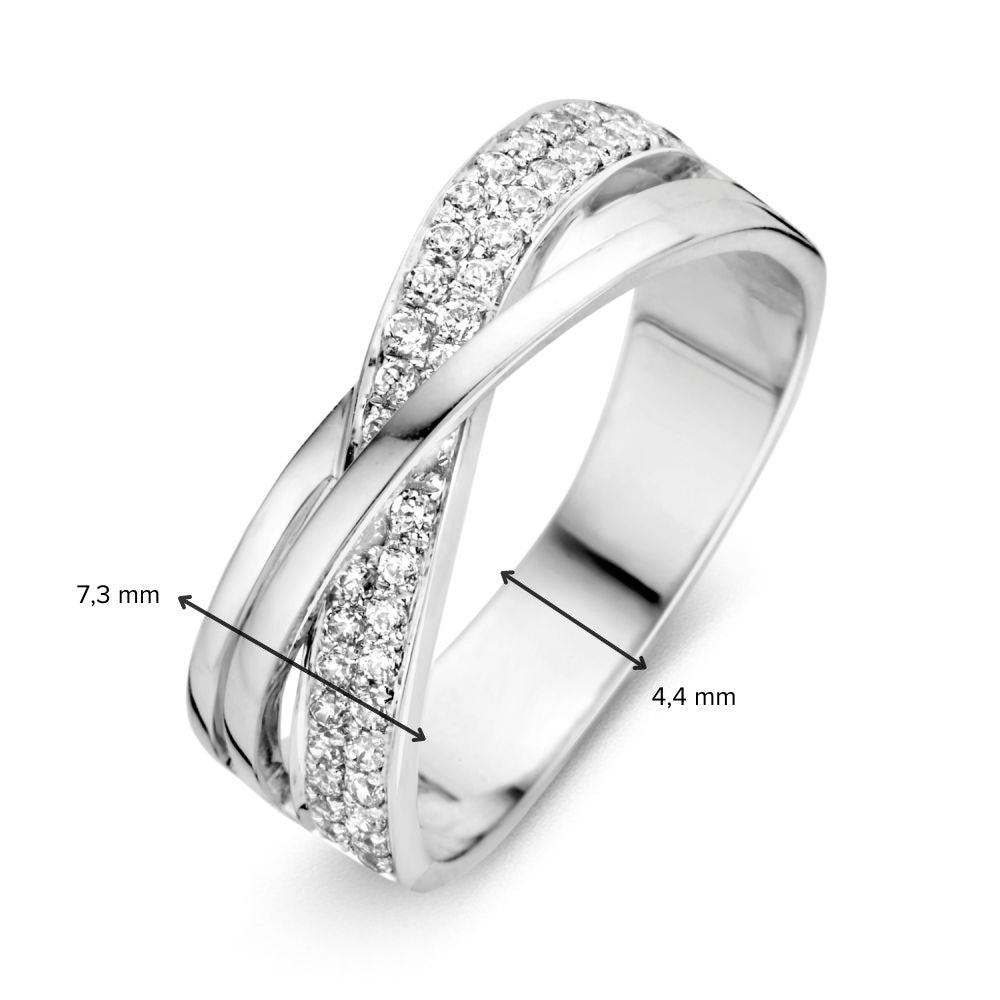 Anillo de oro blanco elegante con brillantes circonitas para un look atemporal