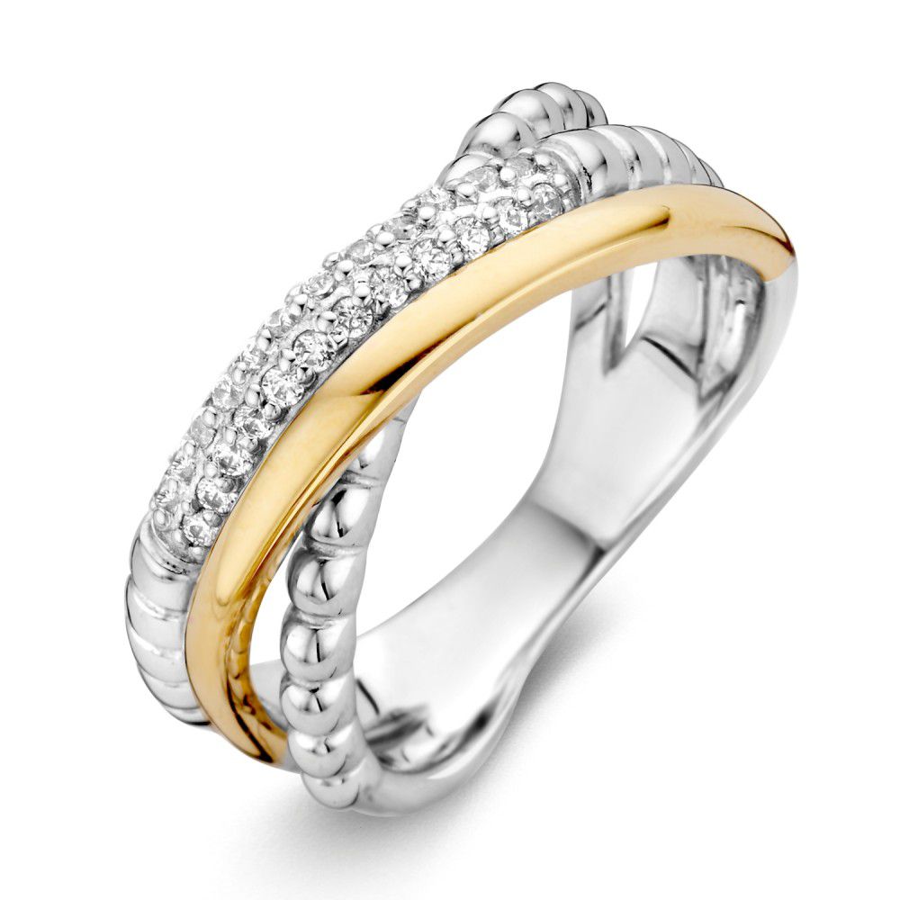 Anillo de dama de plata rodiada con detalles en oro de 14 quilates y circonitas, ancho de 8,3 mm.