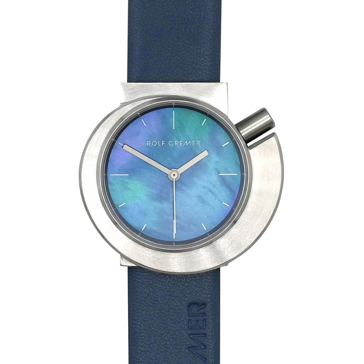 Reloj con esfera azul y verde, caja de acero inoxidable y correa de cuero azul.