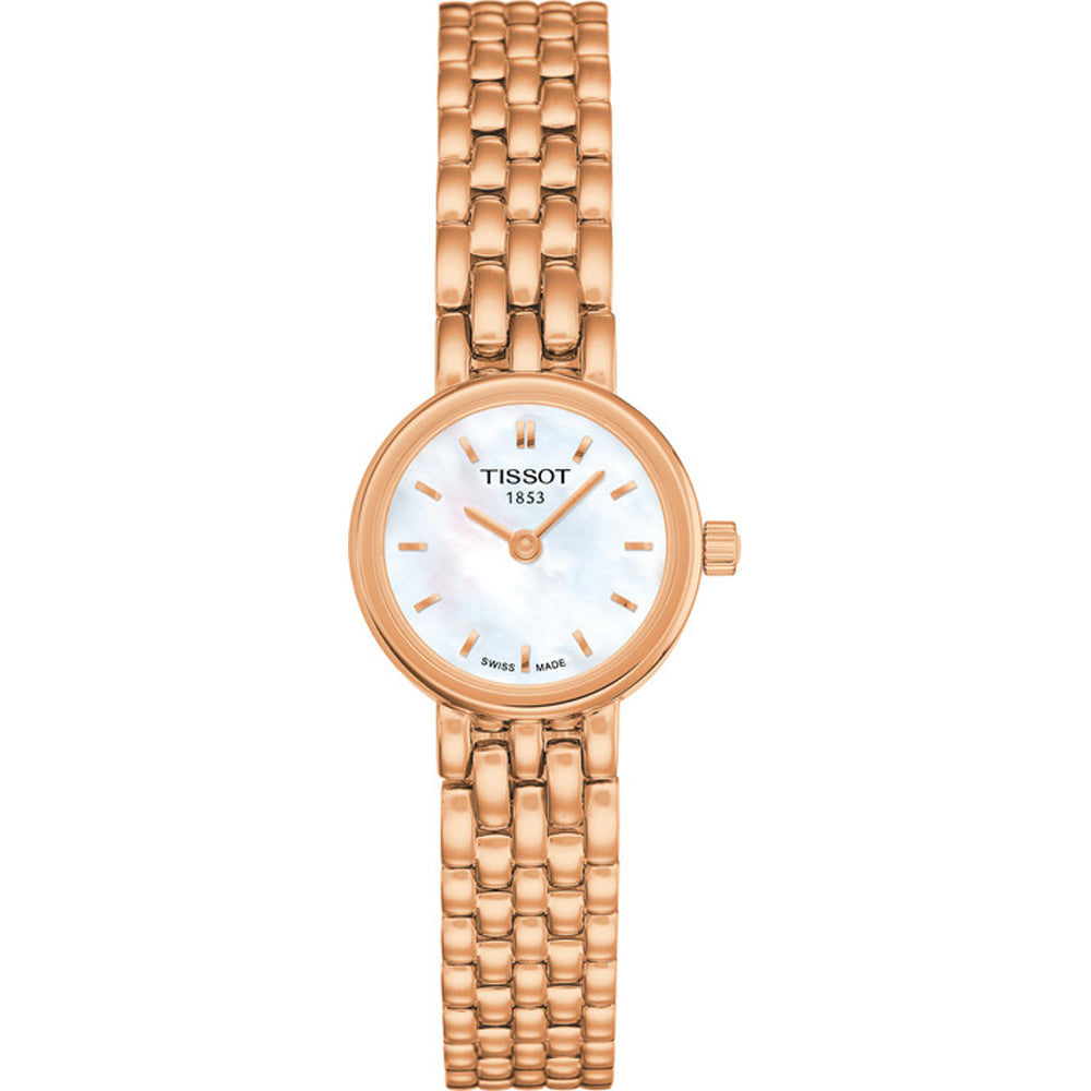 Reloj de esfera blanca con caja y correa de acero inoxidable rosado en diseño entrelazado.