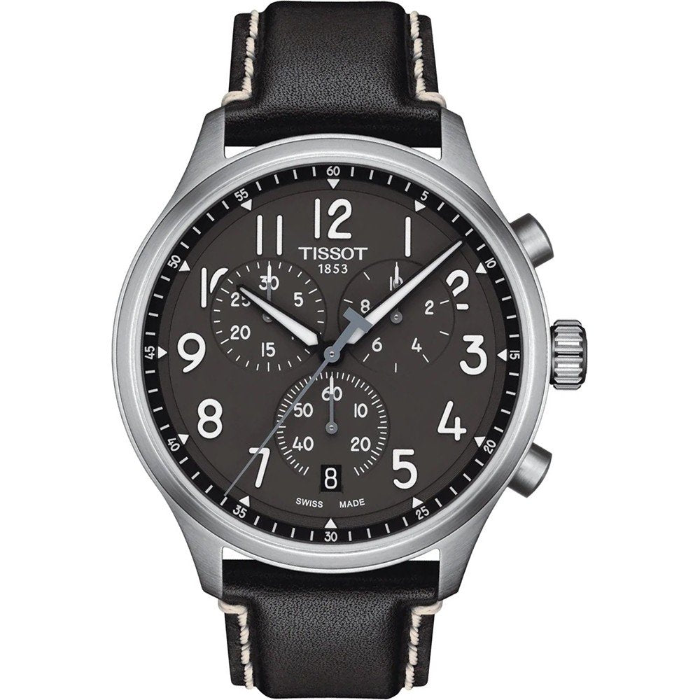 Reloj cronógrafo de acero inoxidable con esfera negra y correa de piel negra.