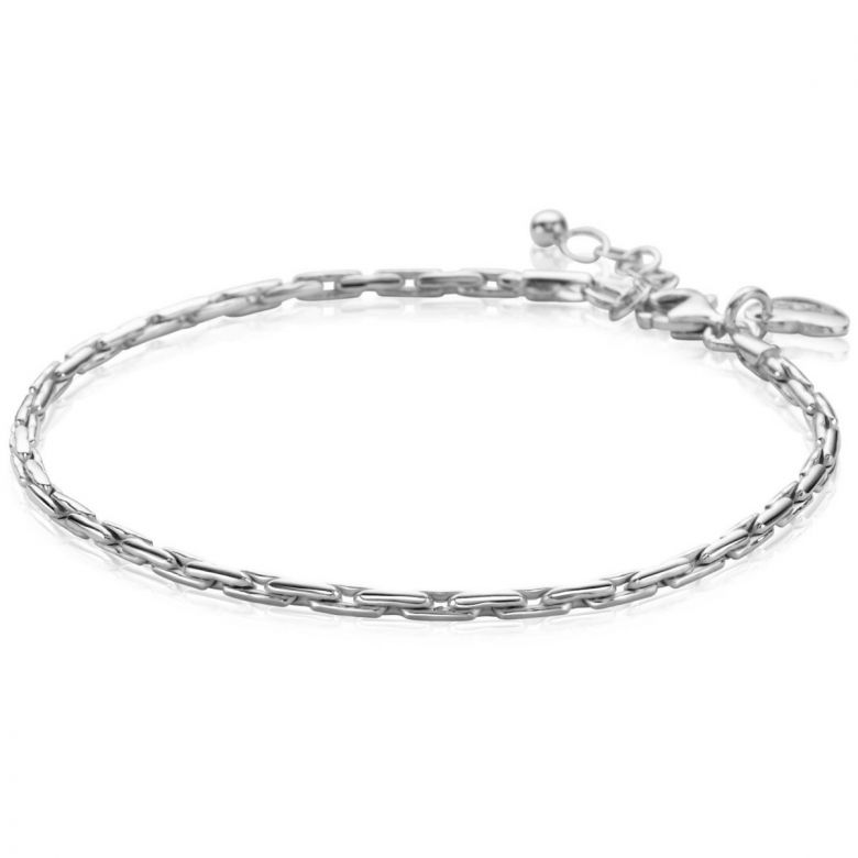 Pulsera de plata con diseño entrelazado, longitud ajustable de 18 a 21 cm.