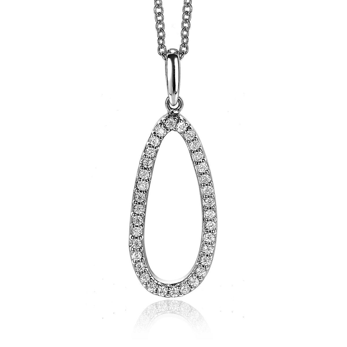 Colgante de plata con forma ovalada y adornado con circonitas brillantes.