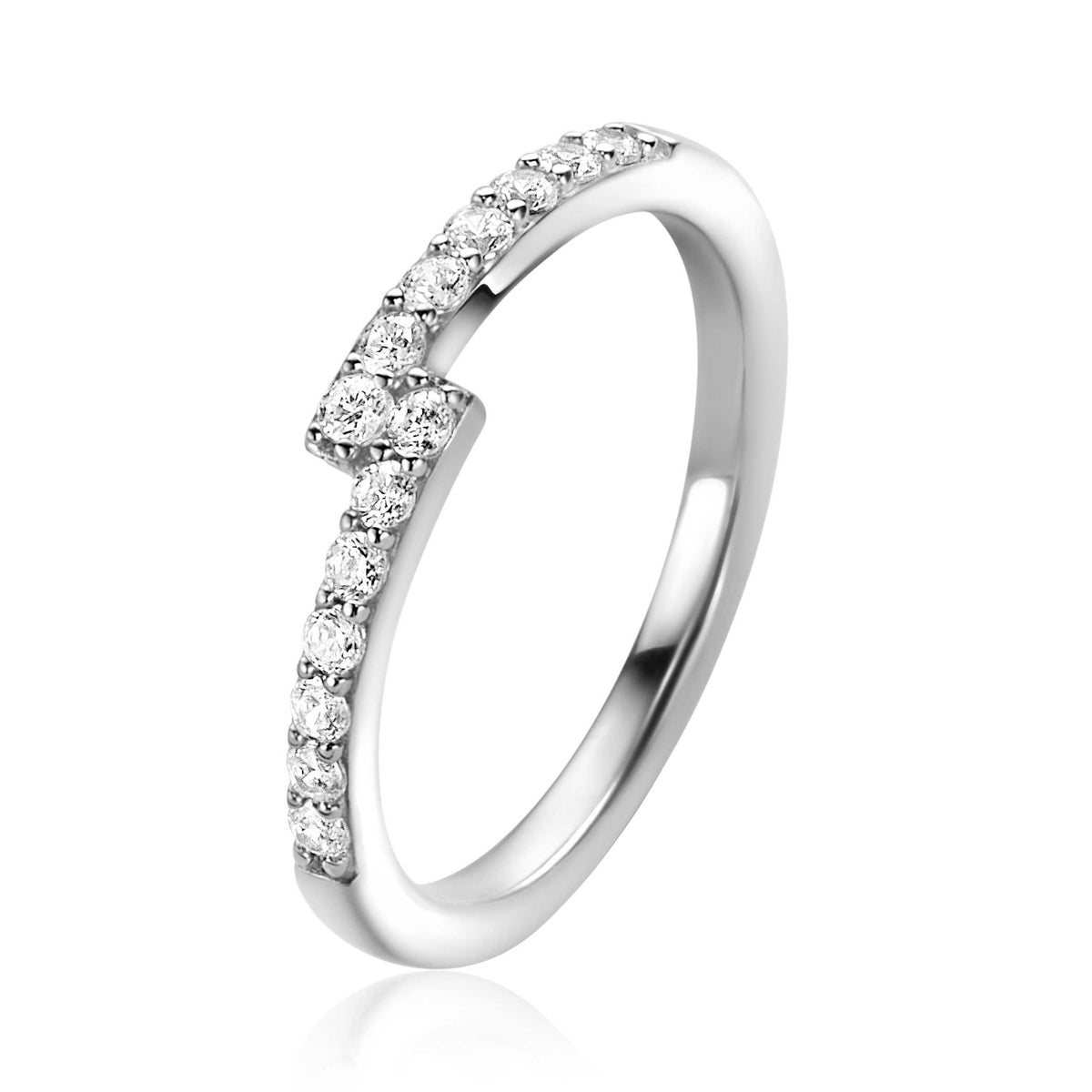 Anillo de plata con diamantes en forma de curva.