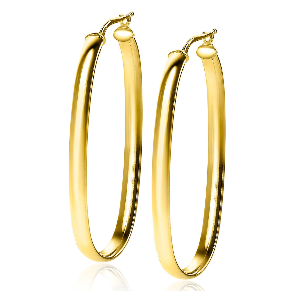 Pendientes de aro dorados con un diseño liso y brillante.