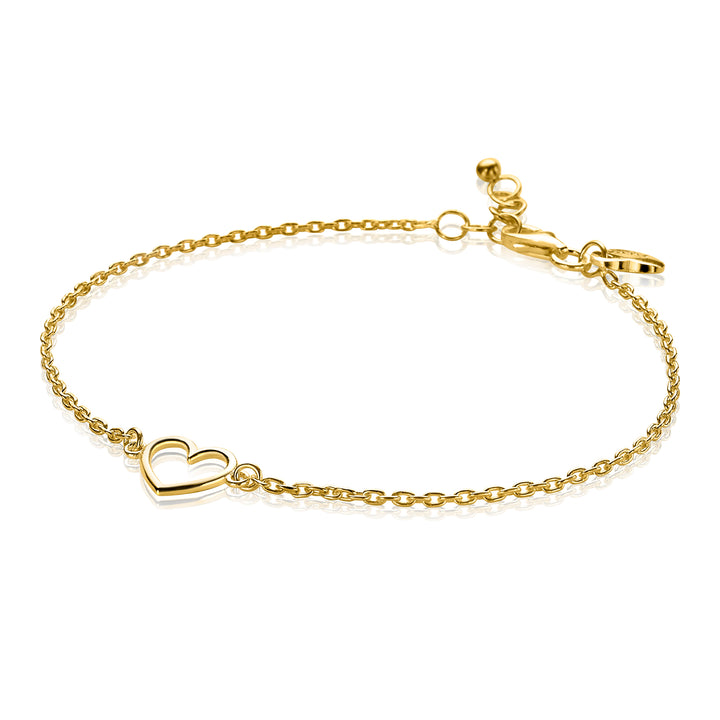 De Zinzi Armband Gold Plated Zia1420 G heeft een delicate, dunne ketting met een klein open hart bedeltje en verstelbare sluiting, plus een korte bungelende ketting voor de maat. Deze vergulde armband op een witte achtergrond straalt elegantie en eenvoud uit.