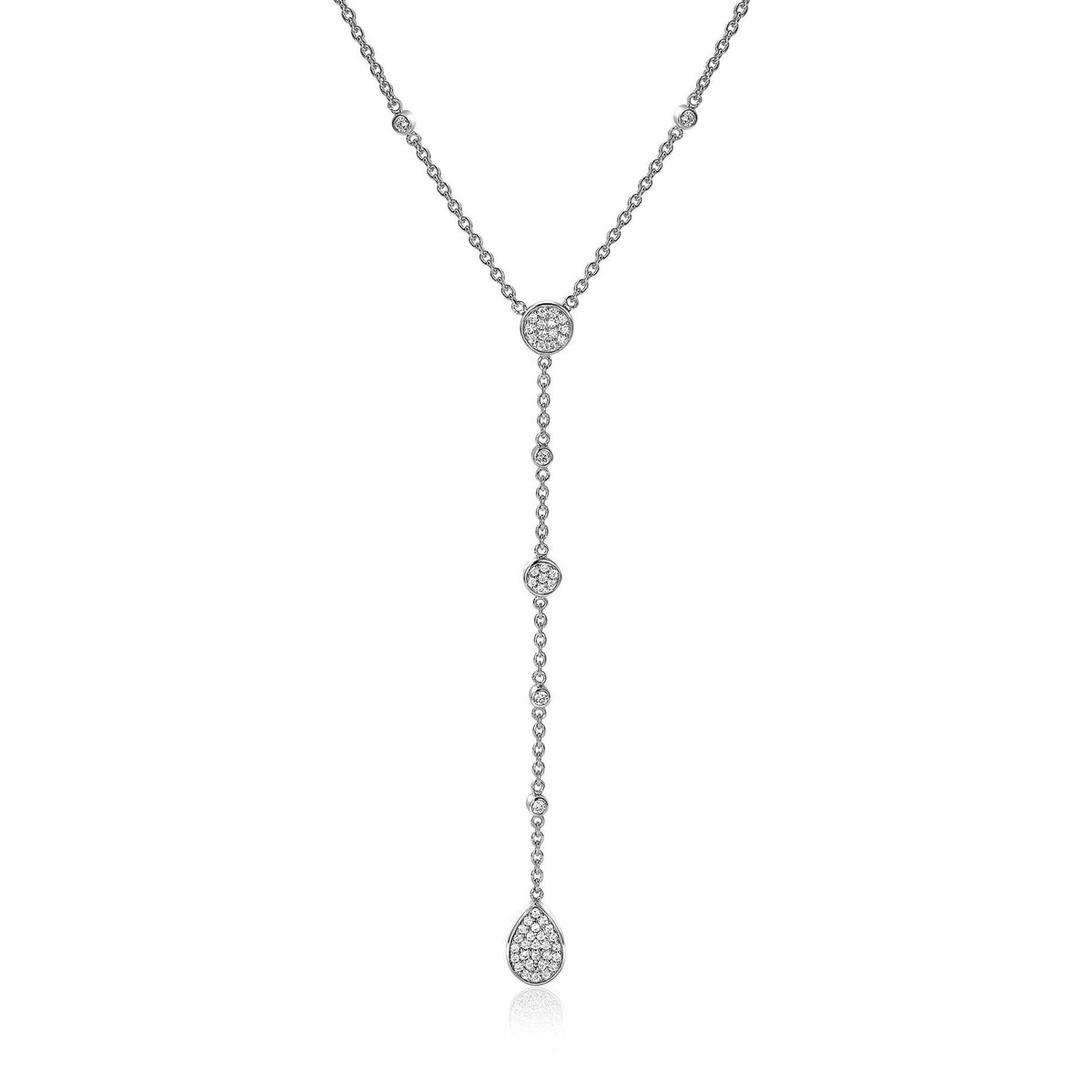 Collar de plata con detalles en forma de gota y elementos decorativos brillantes.