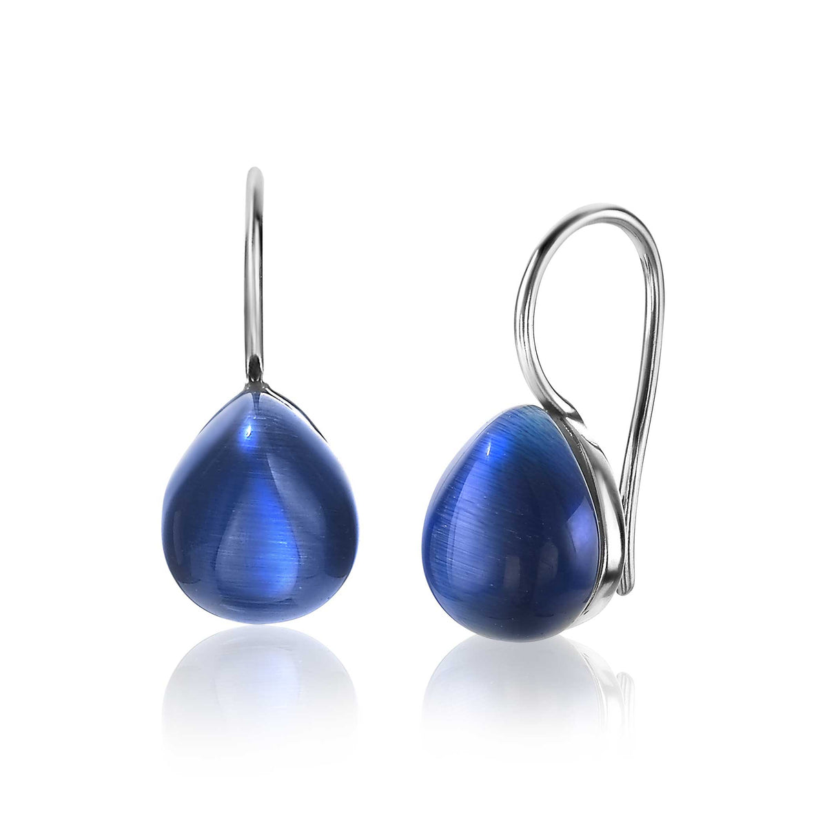 Pendientes de plata con forma de gota y piedra azul brillante.
