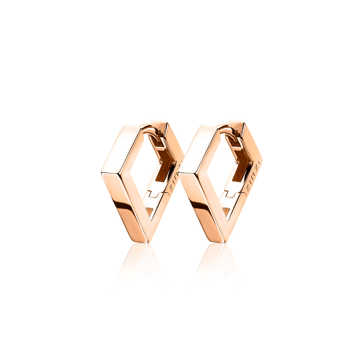 Pendientes de aro dorados con forma geométrica en color rosa.