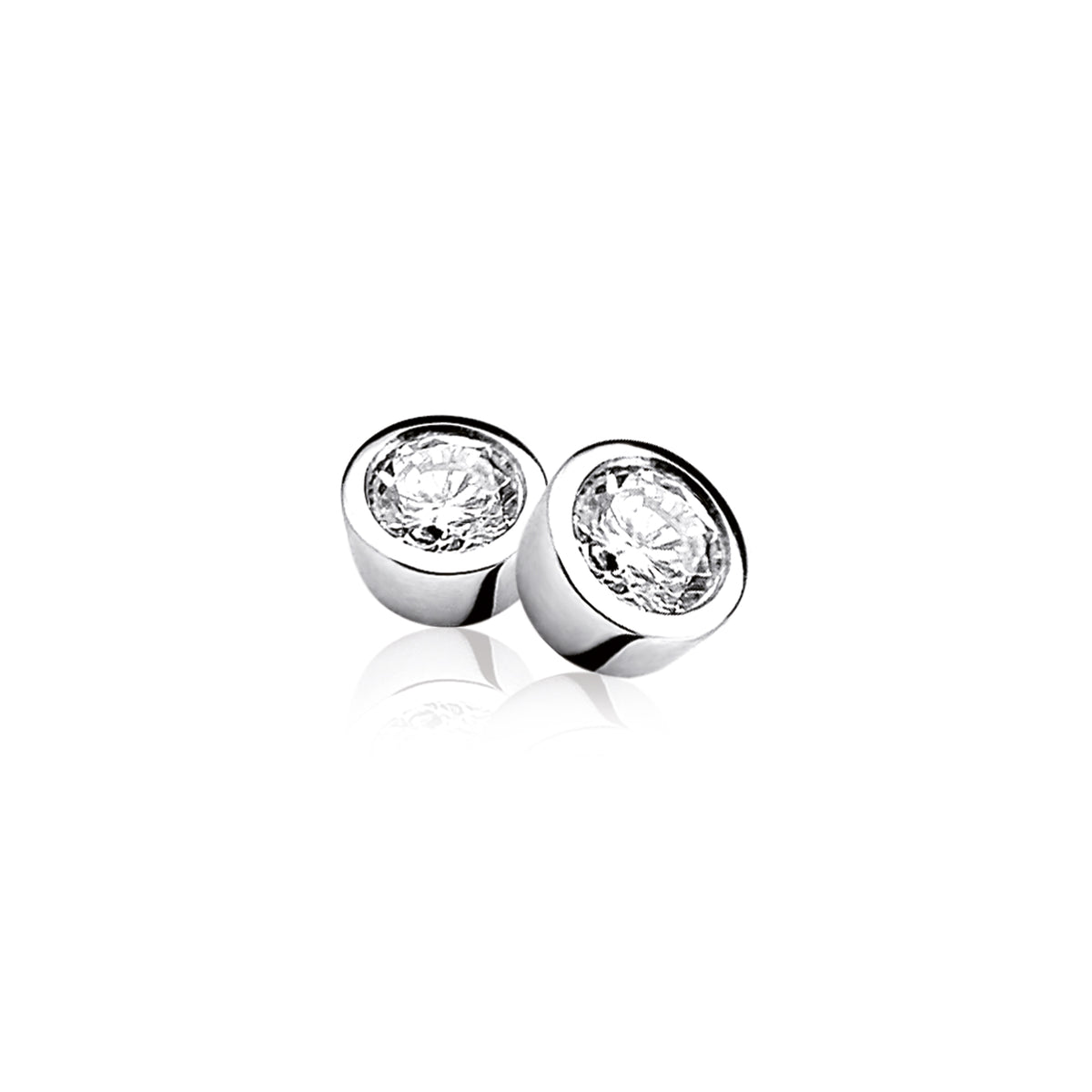 Pendientes de plata con circonitas brillantes en forma redonda.