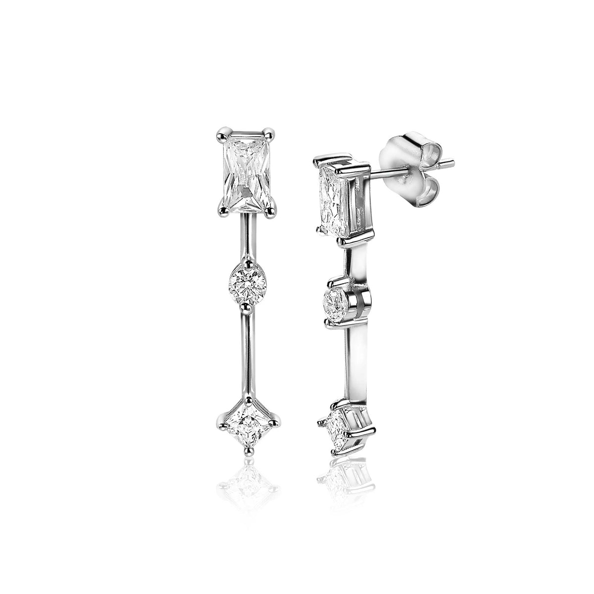 Pendientes largos de plata con detalles brillantes y forma rectangular.