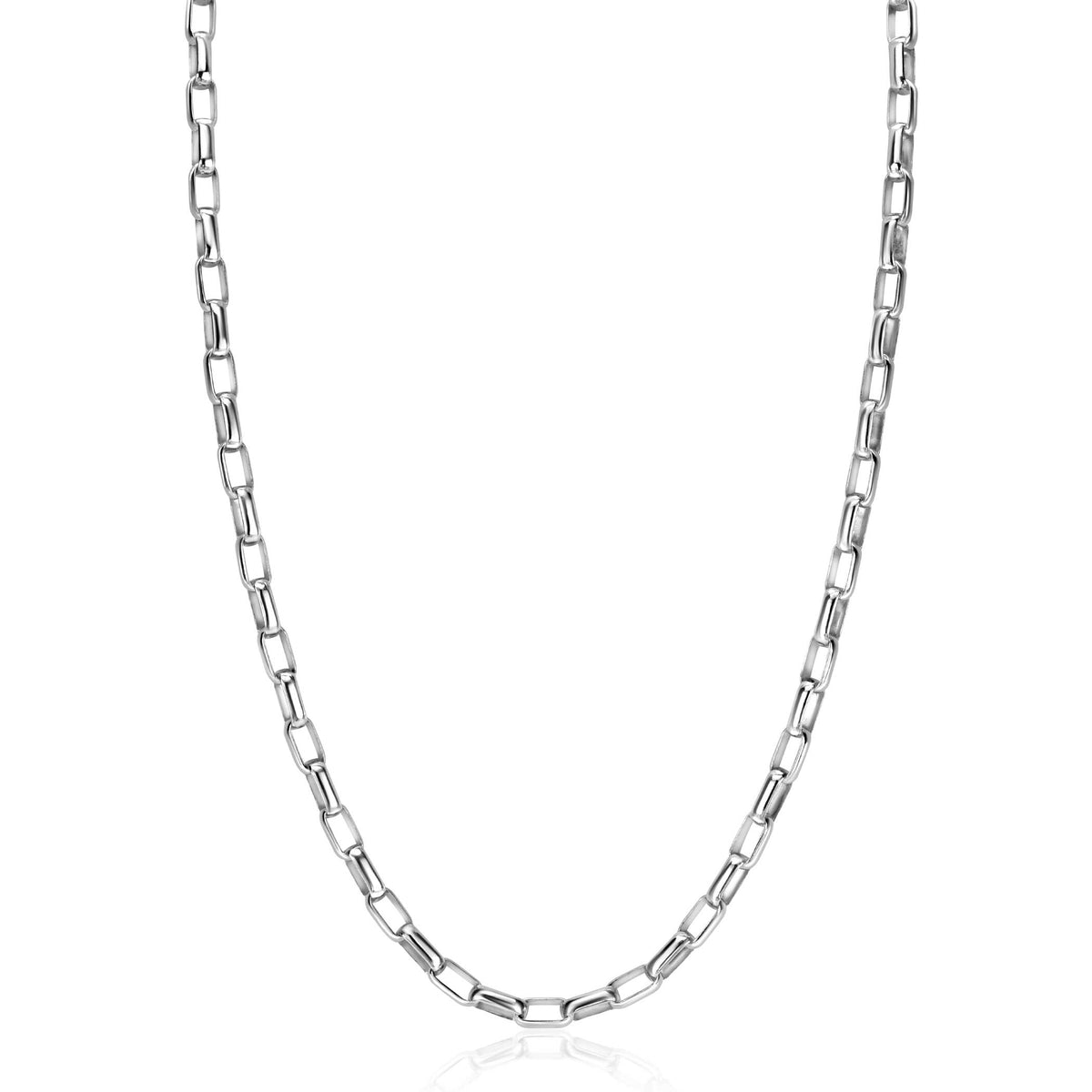 cadena de plata con eslabones alargados y diseño moderno.