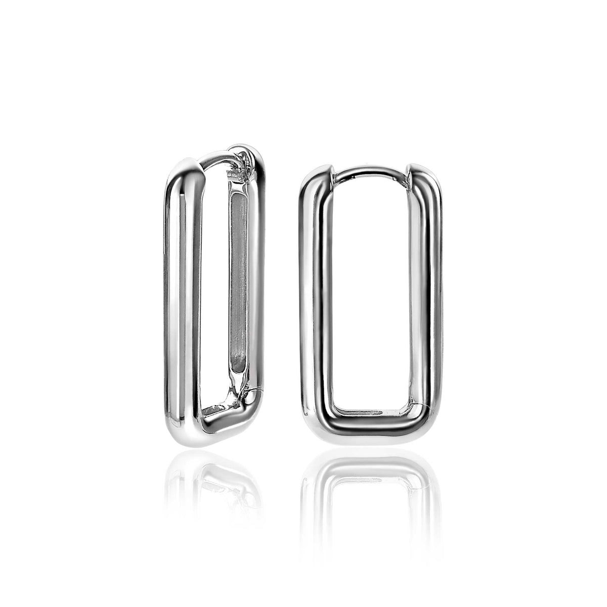 Pendientes de plata en forma rectangular con acabado pulido.