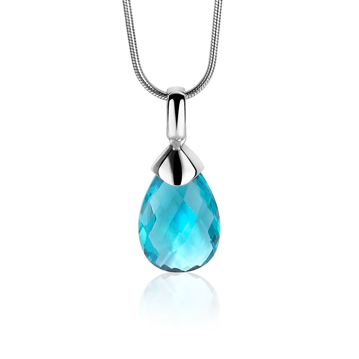 Colgante de plata con forma de gota, decorado con una piedra azul facetada.