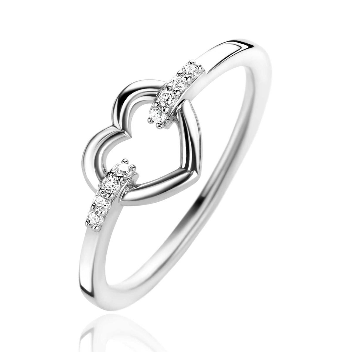 Anillo de plata con forma de corazón y detalles de circonitas.