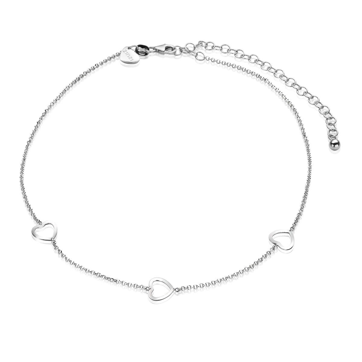 Cadena de plata con tres corazones entrelazados y cierre ajustable.