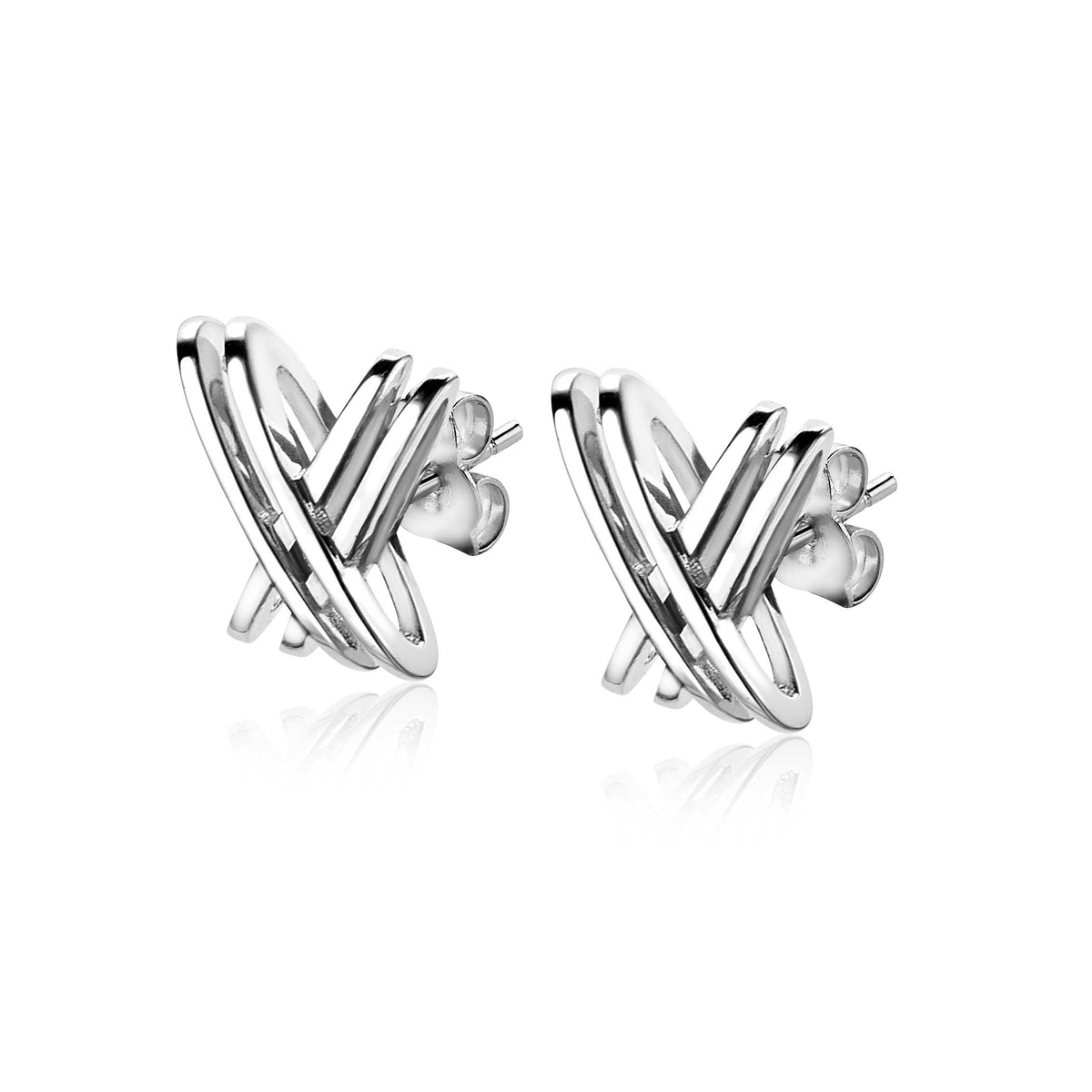 Pendientes de plata con diseño entrelazado y acabado brillante.