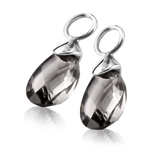 Pendientes de plata con piedras facetadas en forma de gota en color gris.