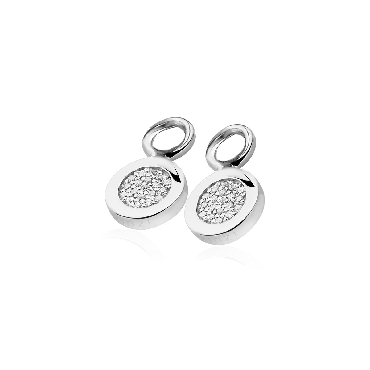 Pendientes de plata con colgante redondo y superficie decorada con piedras brillantes.