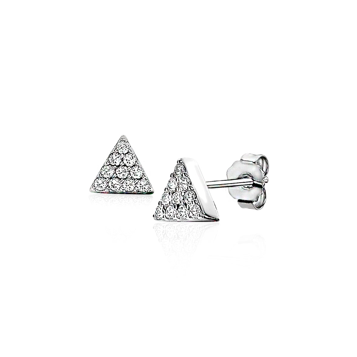 Pendientes de plata en forma de triángulo con cristales brillantes.