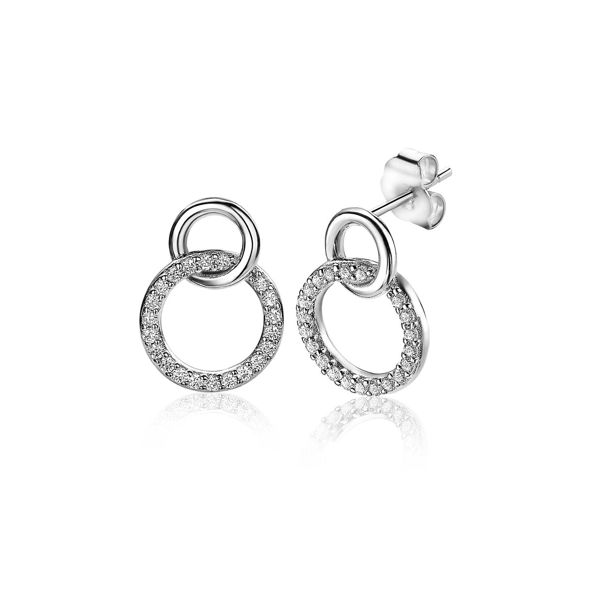 Pendientes de aro plateados con detalles brillantes y dos aros entrelazados.