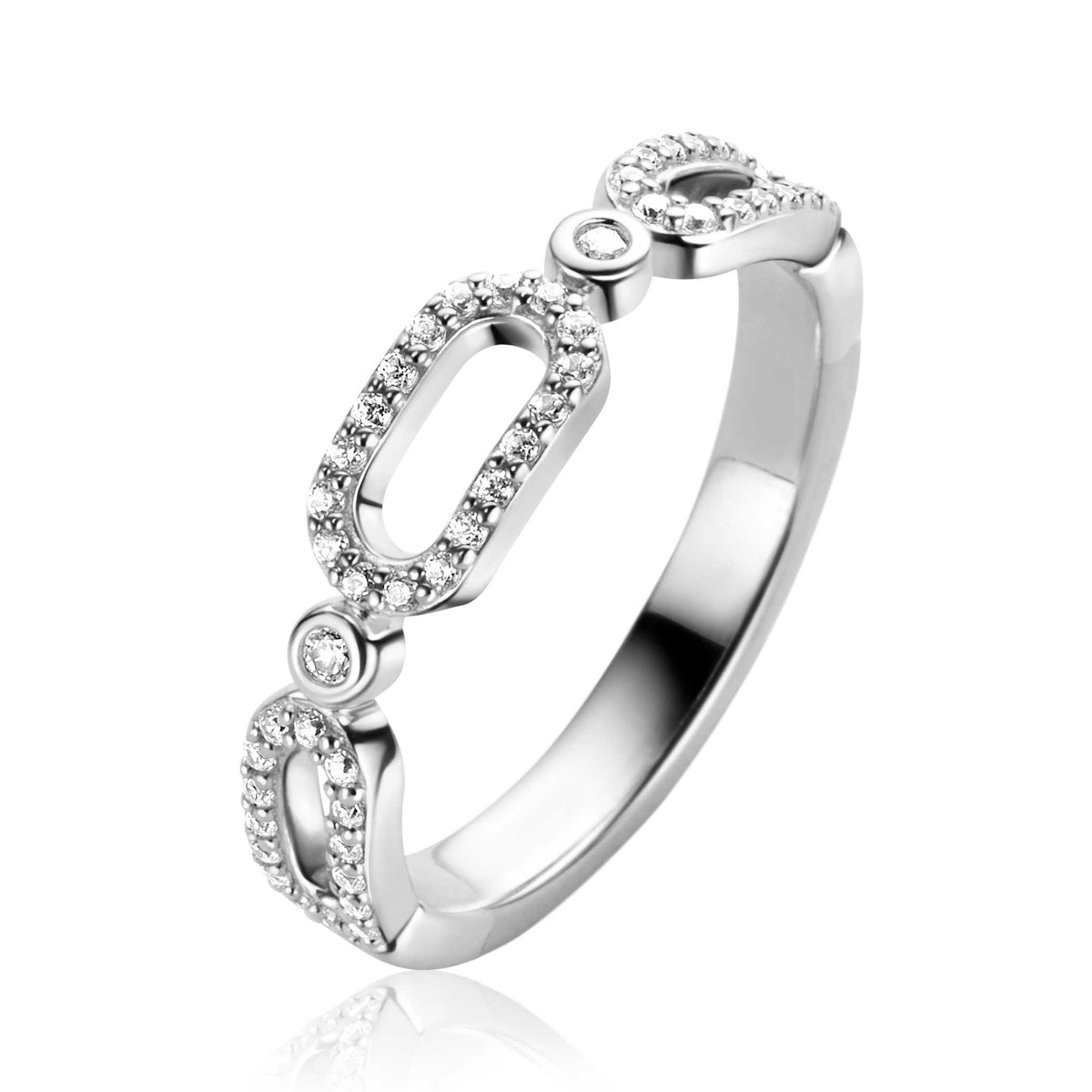 Anillo de plata con detalles en forma de óvalo y circonitas brillantes.