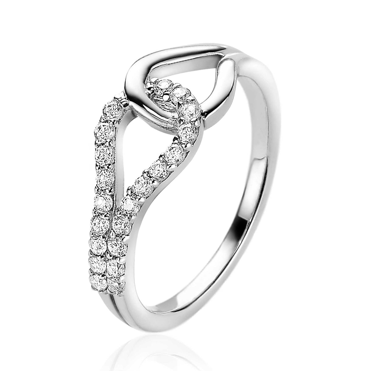 Anillo de plata con diseño entrelazado y pavé de circonitas brillantes.