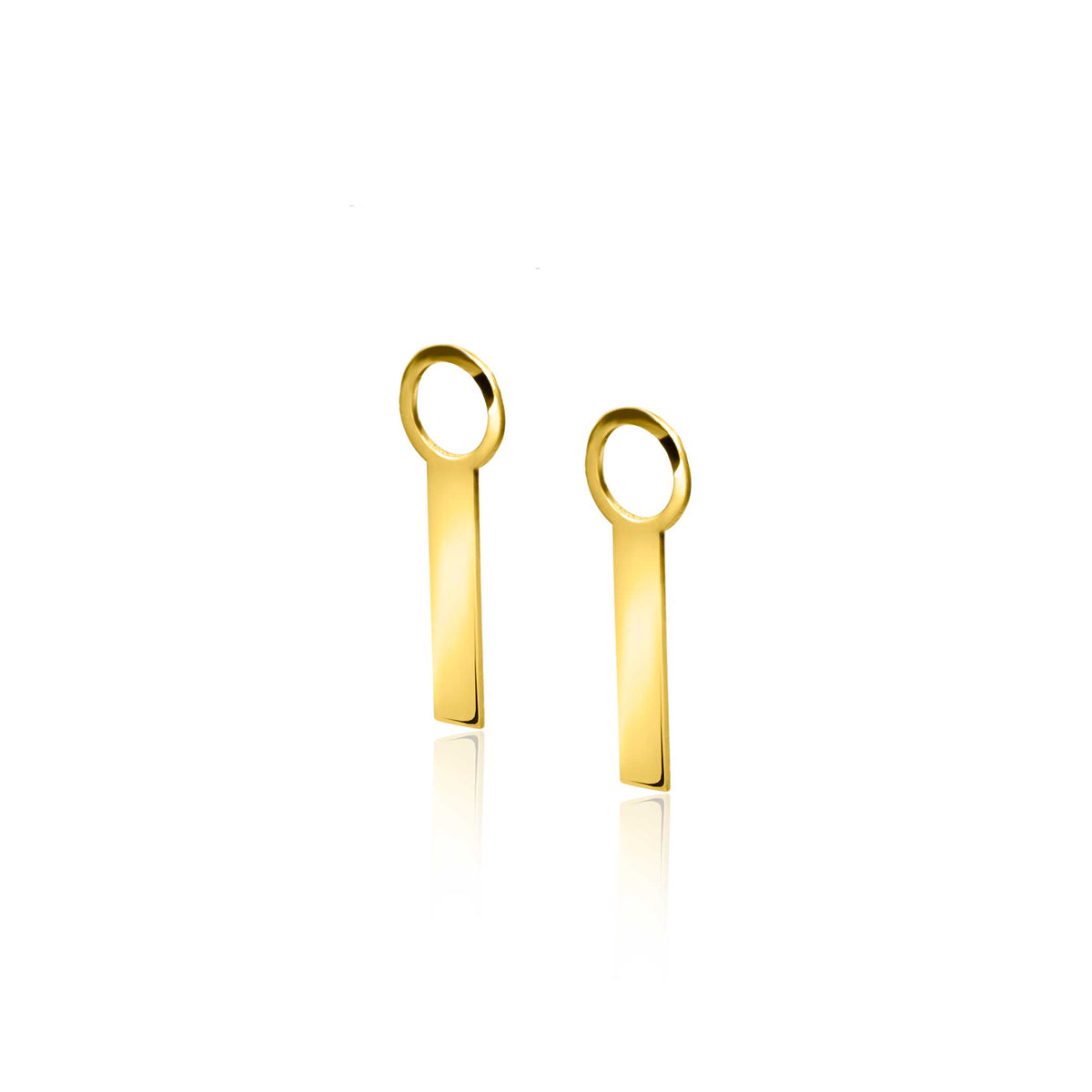 Pendientes de oro con forma alargada y anillo en la parte superior.