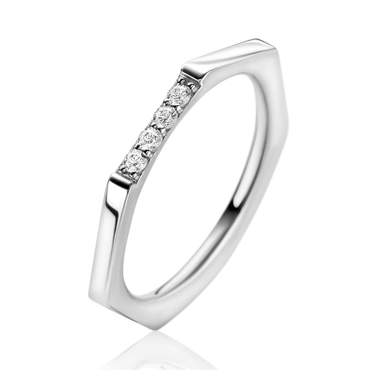Anillo de plata con forma hexagonal y cinco circonitas brillantes en la parte superior.