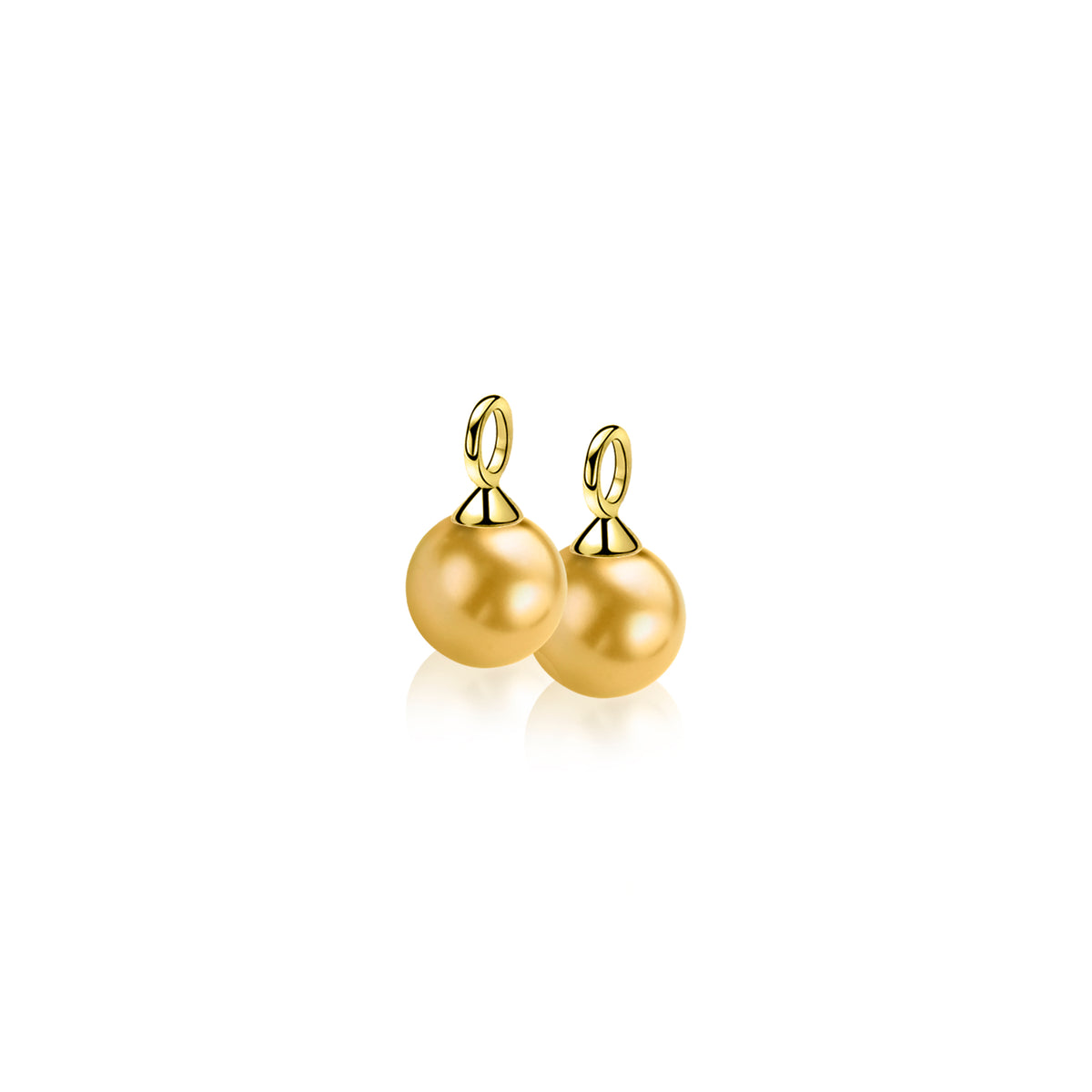 Pendientes de oro con perlas doradas y detalle en forma de gota.