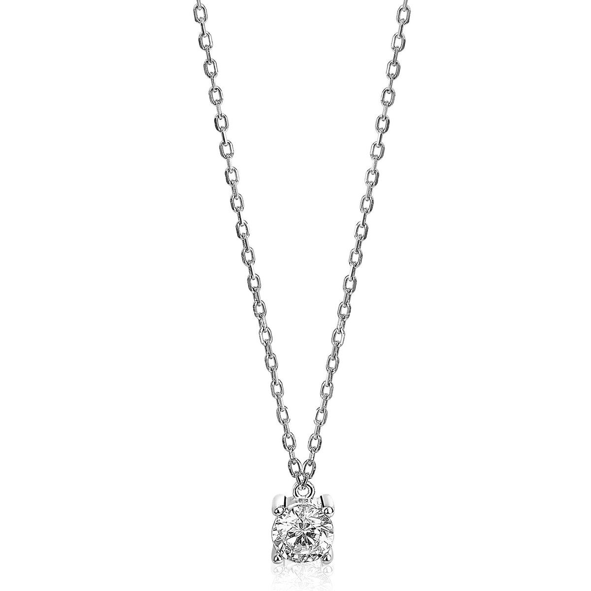 Collar de plata con colgante cuadrado y brillante, cadena delicada.