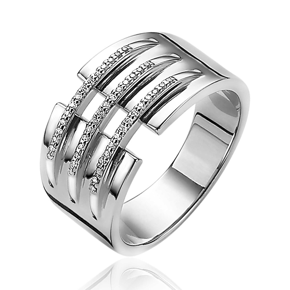 Anillo de plata con diseño moderno y tres franjas brillantes.