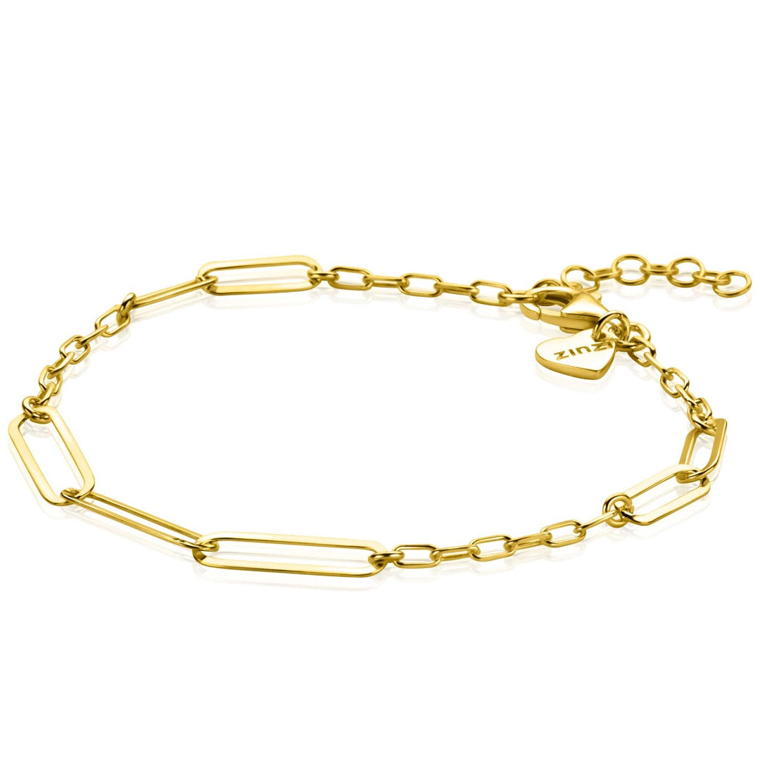 De Zinzi Armband Gold Plated Zia2361 is een delicate armband met vergulde paperclipschakels, die kleine ronde en langere rechthoekige schakels combineert. Het heeft een charmant gouden hart bij de sluiting, gepresenteerd op een ongerepte witte achtergrond.