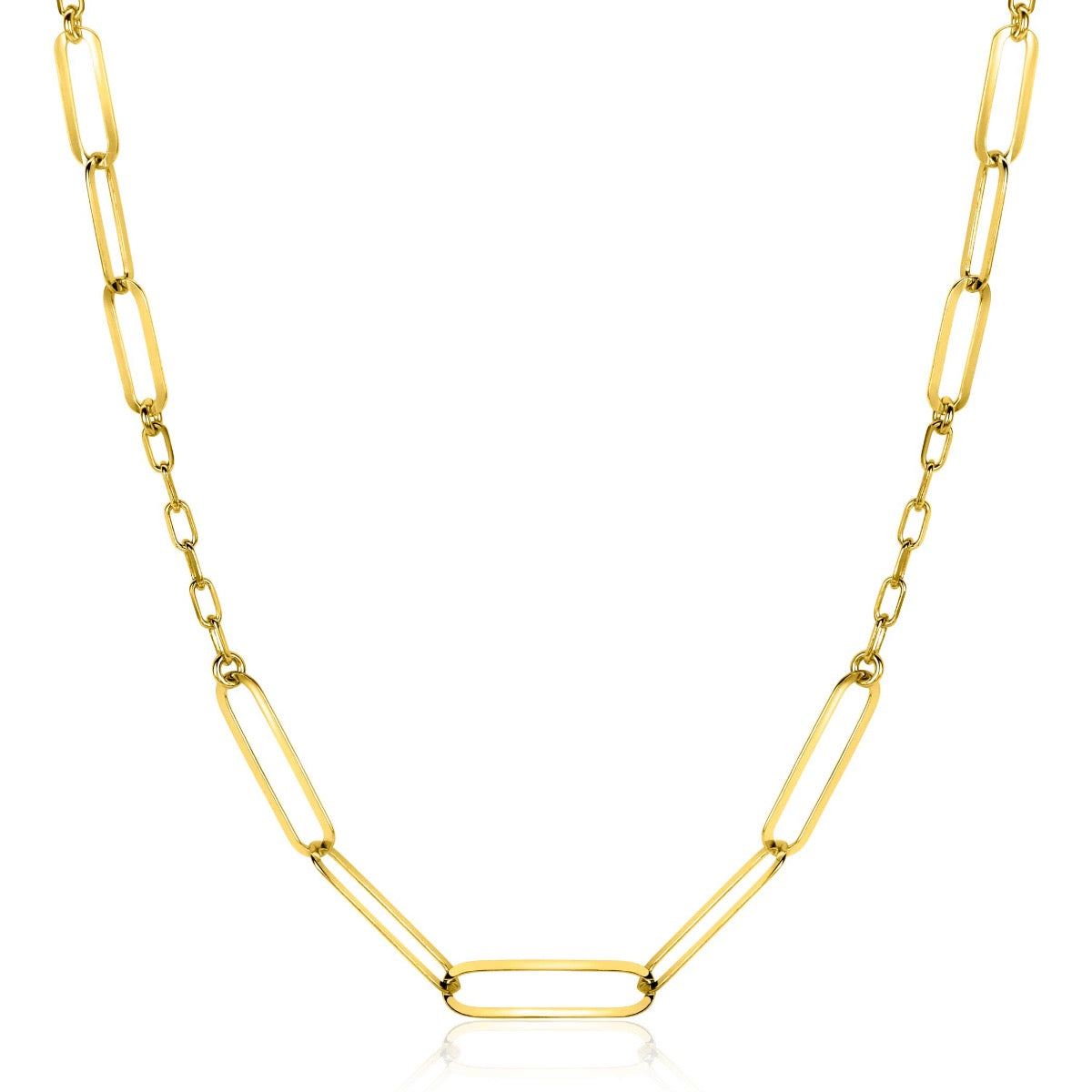 Collar dorado con eslabones alargados y forma ovalada.