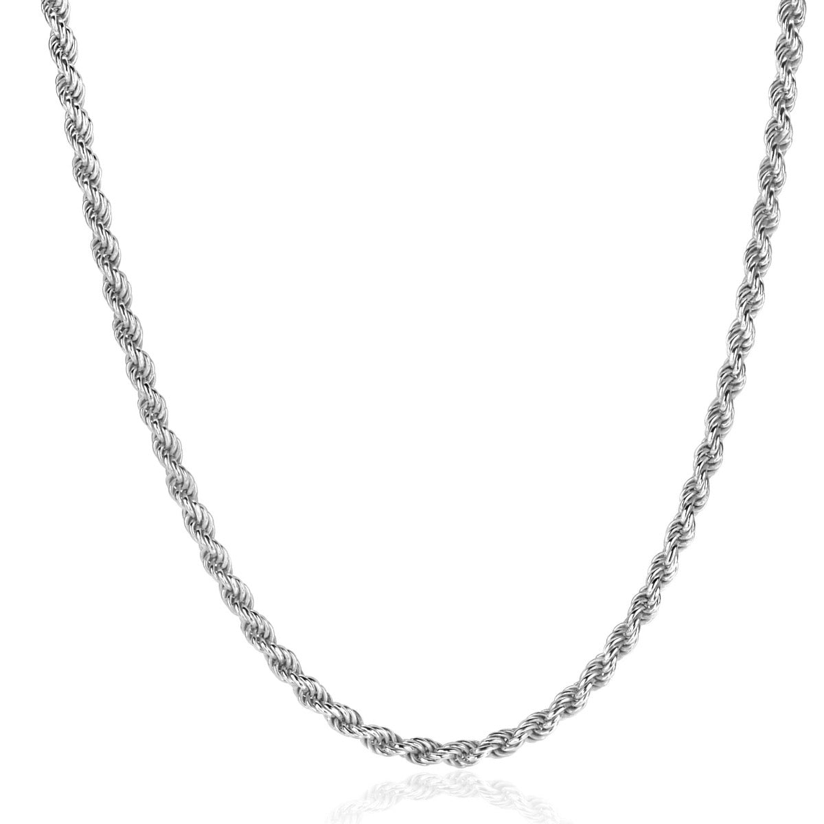 Cadena de plata con diseño trenzado y textura, de forma delgada y elegante.