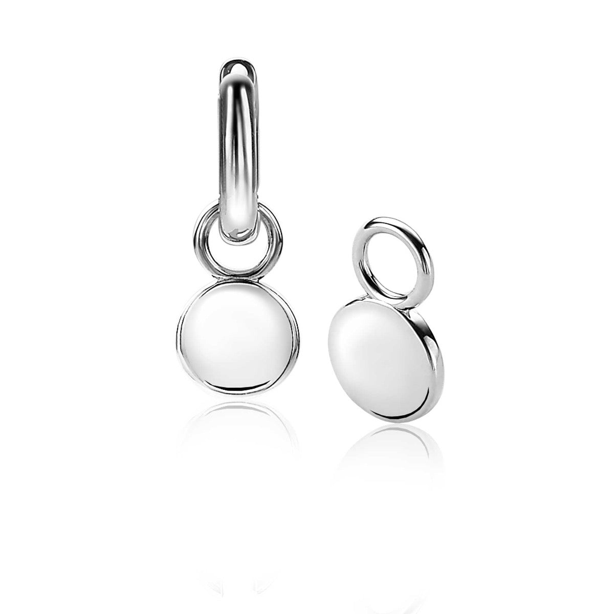 Pendientes de plata con diseño circular y acabado brillante.