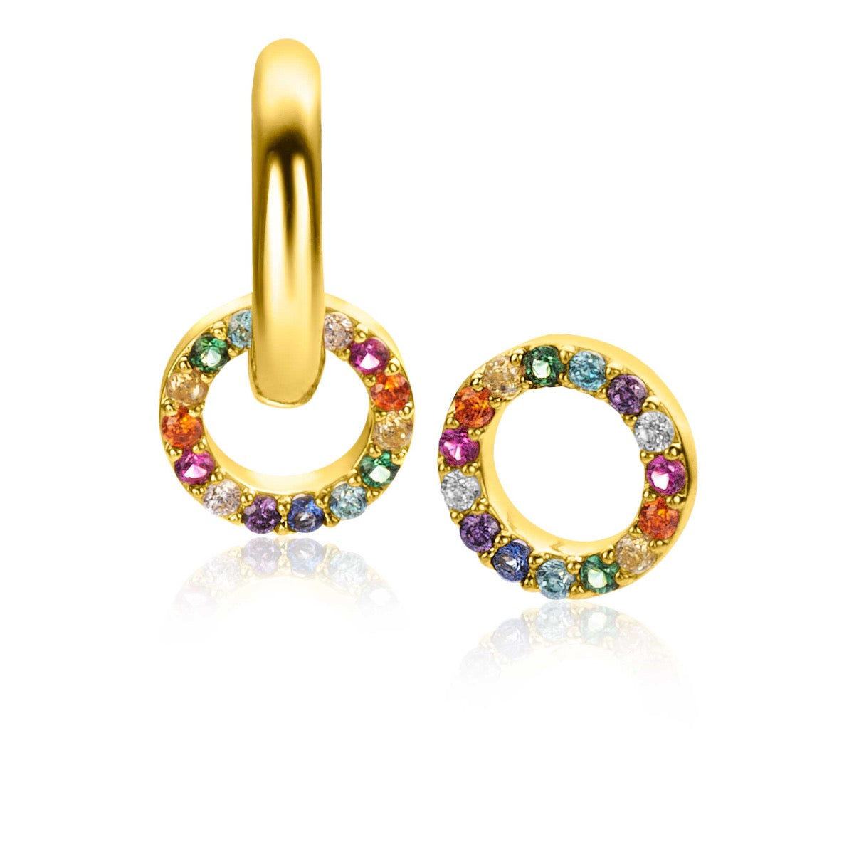 Pendientes de aro dorados con circonitas de colores en forma de círculo.