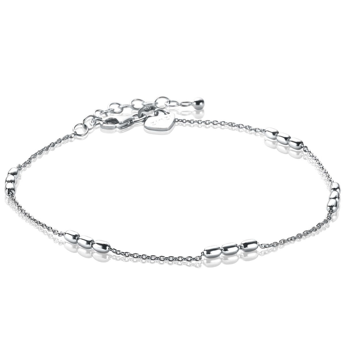 Cadena de plata con eslabones redondeados y detalles brillantes.